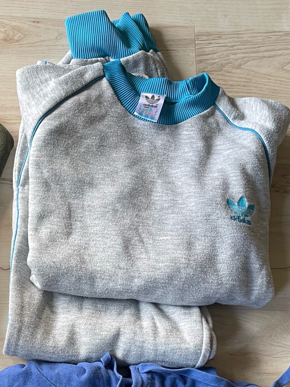 Retro Adidas original fleece sweat suit